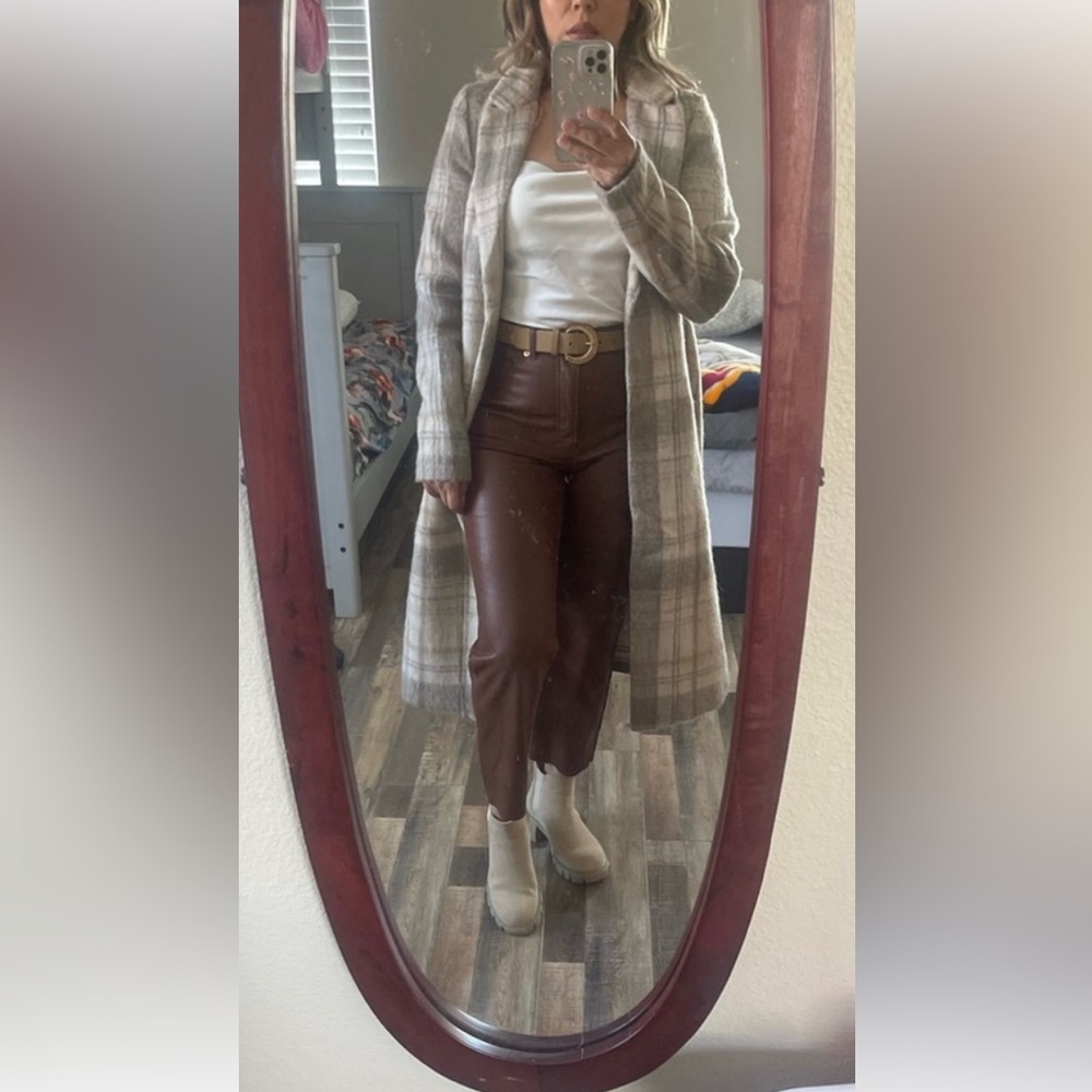Coat - Picture 9 of 9